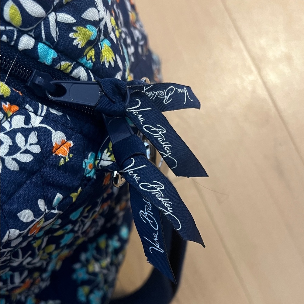 Vera Bradley retired "Chandelier Floral" pattern - Picture 9 of 15